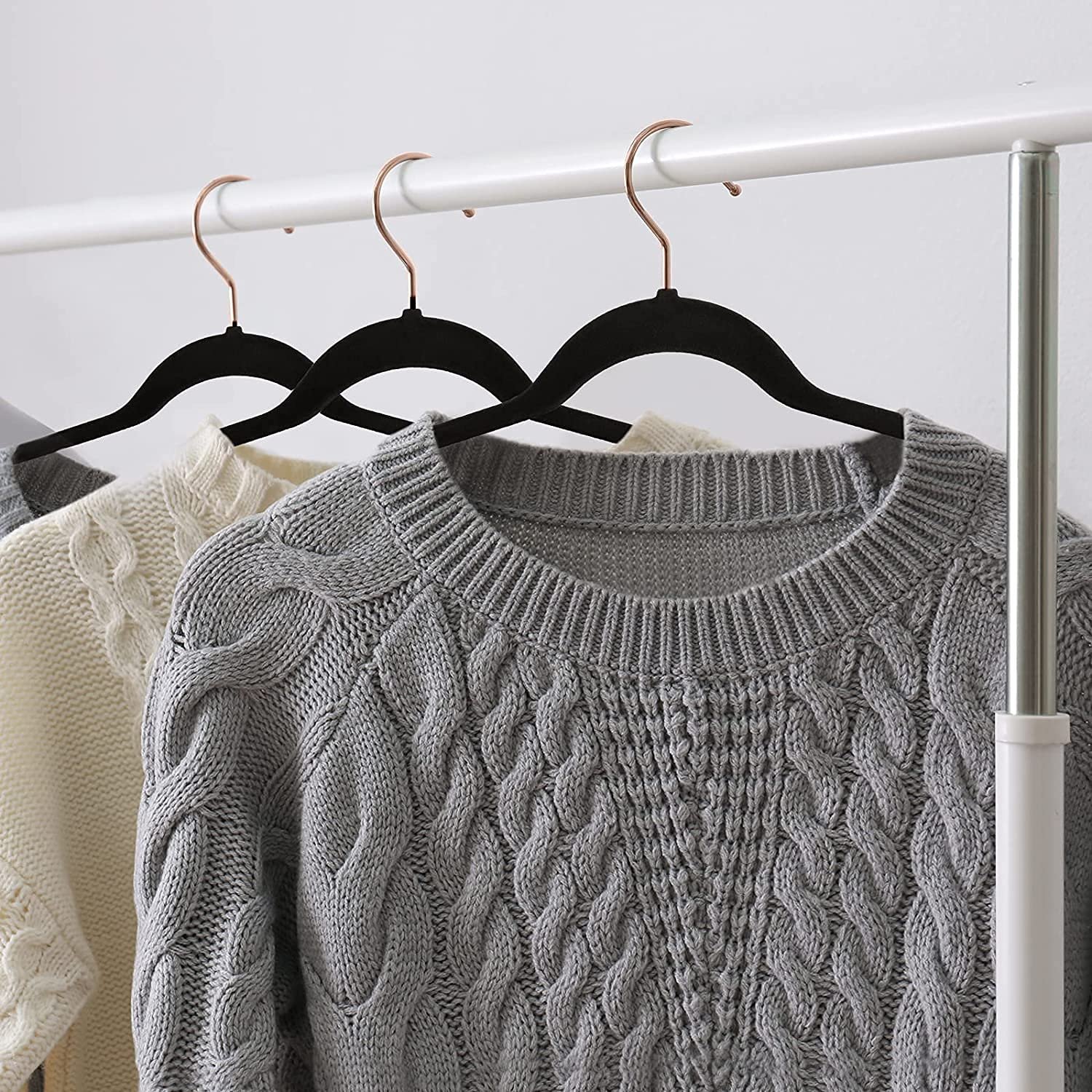 VELVET HANGER 7